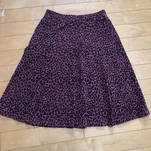 L'EST ROSE(レストローズ)のレストローズレオパード柄スカート レディースのスカート(ひざ丈スカート)の商品写真