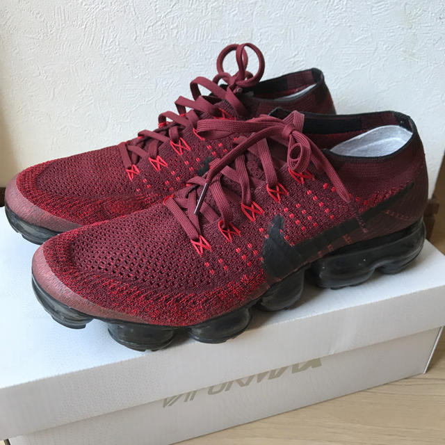 AIR VAPORMAX FLYKNIT ダークチームレッド　赤黒