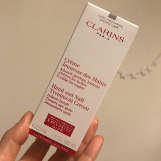 クラランス(CLARINS)の★新品未使用★クラランス ハンド ネイル クリーム 30ml(ハンドクリーム)