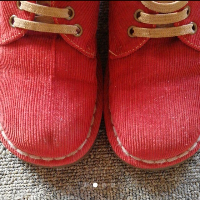 babyGAP(ベビーギャップ)のBabyGap ベロア靴 キッズ/ベビー/マタニティのキッズ靴/シューズ(15cm~)(フォーマルシューズ)の商品写真