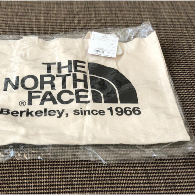 THE NORTH FACE(ザノースフェイス)のノースフェイス THE NORTH FACE オーガニックコットン トート  黒 レディースのバッグ(トートバッグ)の商品写真