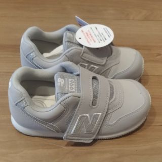 ニューバランス(New Balance)の箱なし　ニューバランス ベビー スニーカー
15.0cm グレー/シルバー
(スニーカー)