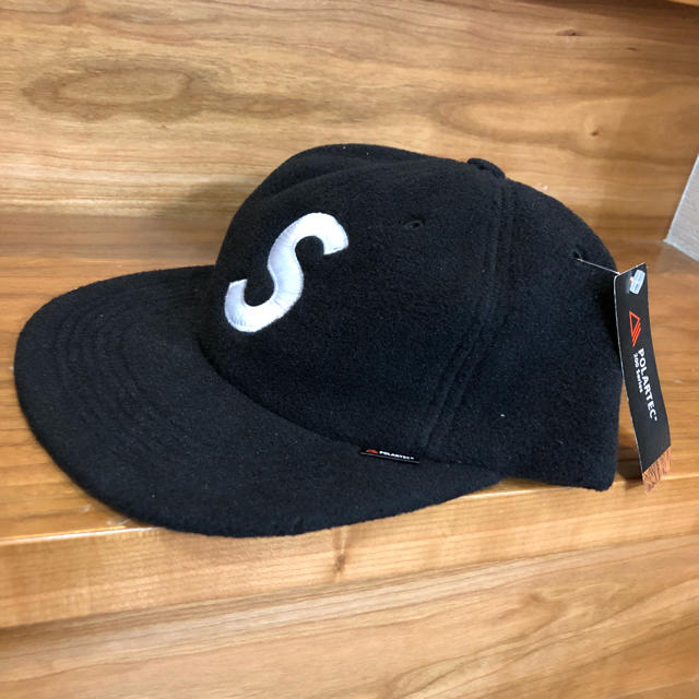 Supreme(シュプリーム)のPOLARTEC®︎ S LOGO 6-PANEL BLACK メンズの帽子(キャップ)の商品写真