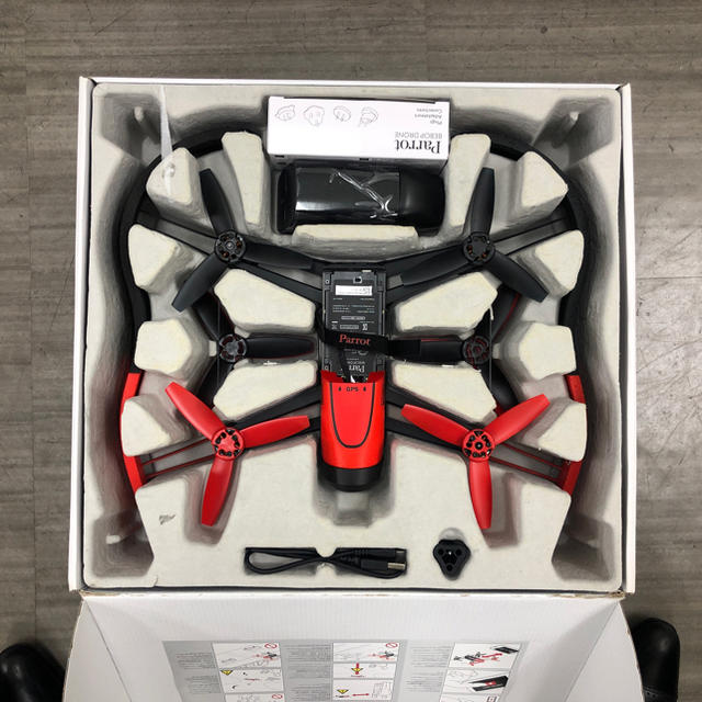 ゆぅ様専用 Parrot BEBOP DRONE SKYCONTROLLER エンタメ/ホビーのおもちゃ/ぬいぐるみ(ホビーラジコン)の商品写真