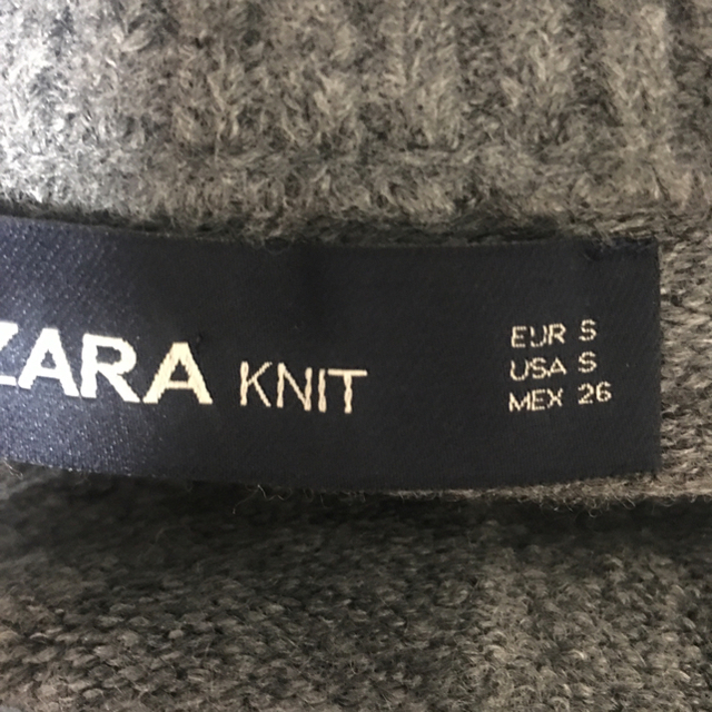 ZARA(ザラ)のミイ様専用 ZARA ザラ ビジュー付きグレーニット レディースのトップス(ニット/セーター)の商品写真