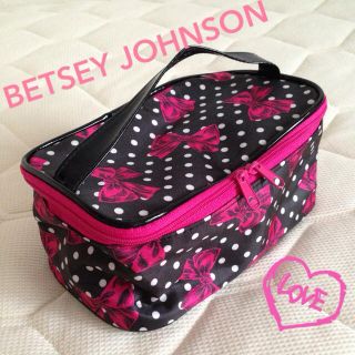 ベッツィジョンソン(BETSEY JOHNSON)のベッツィ🎀リボン柄バニティ 新品(ポーチ)