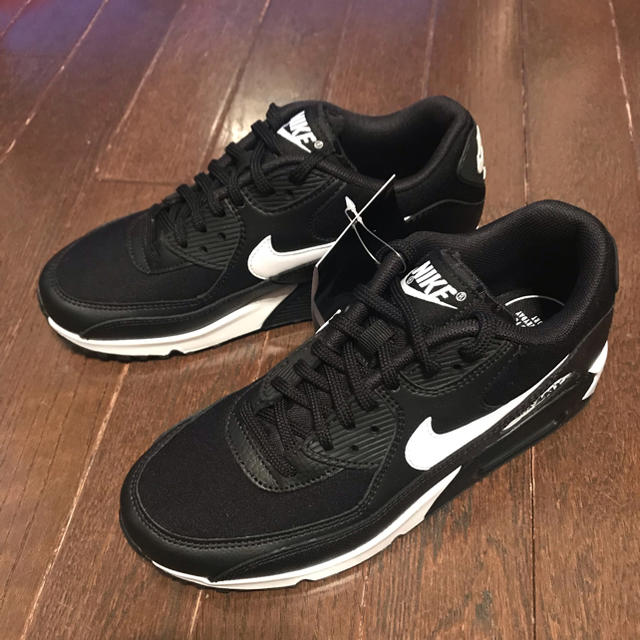 NIKE(ナイキ)の日にち限定出品人気完売⭐︎NIKE WMNS AIR MAX90 スニーカー レディースの靴/シューズ(スニーカー)の商品写真