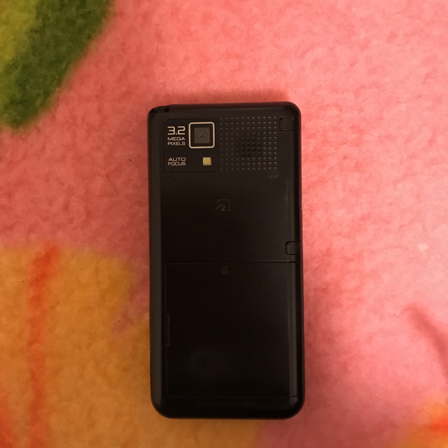 au(エーユー)のau w62T スマホ/家電/カメラのスマートフォン/携帯電話(携帯電話本体)の商品写真