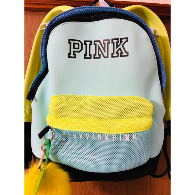 Victoria's Secret(ヴィクトリアズシークレット)のvictoria's secret pink backpack レディースのバッグ(リュック/バックパック)の商品写真