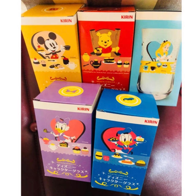 Disney(ディズニー)の非売品 ディズニー 5つコップセット＊新品 インテリア/住まい/日用品のキッチン/食器(グラス/カップ)の商品写真