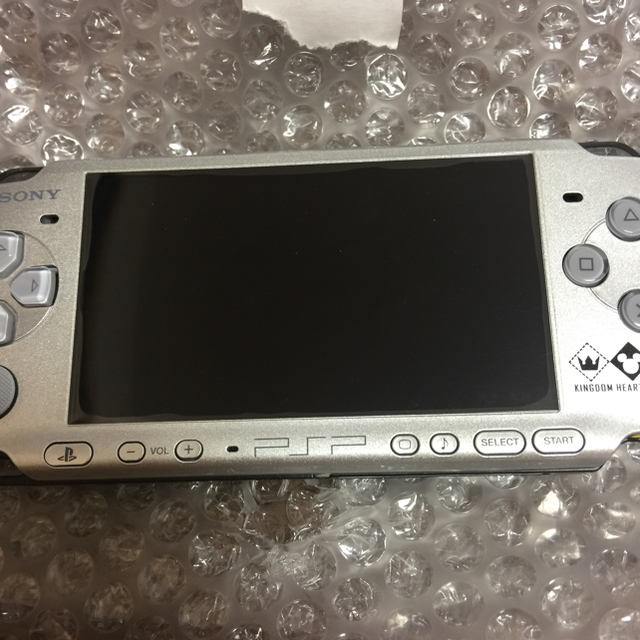 PlayStation Portable(プレイステーションポータブル)のPSP3000本体 キングダムハーツバージョン エンタメ/ホビーのゲームソフト/ゲーム機本体(携帯用ゲーム機本体)の商品写真