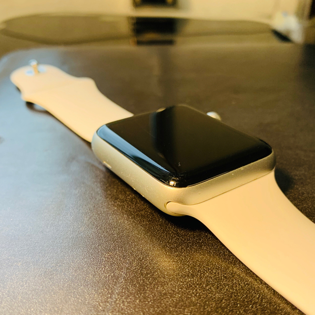 Apple(アップル)の【値下げ】Apple Watch series 2 シルバーアルミ42mm スマホ/家電/カメラのスマホアクセサリー(その他)の商品写真