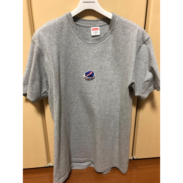 Supreme(シュプリーム)のsupreme bottle cap tee グレー M 国内正規品 18aw メンズのトップス(Tシャツ/カットソー(半袖/袖なし))の商品写真