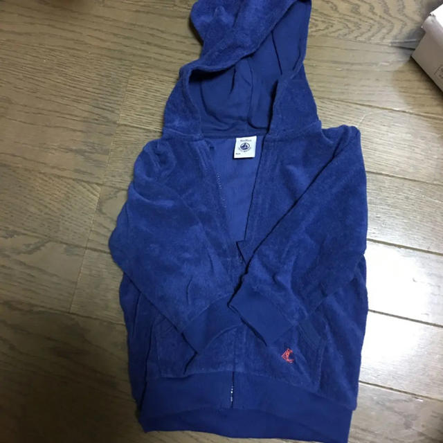 PETIT BATEAU(プチバトー)の専用！新品 プチバトーベビー用パーカー キッズ/ベビー/マタニティのベビー服(~85cm)(カーディガン/ボレロ)の商品写真