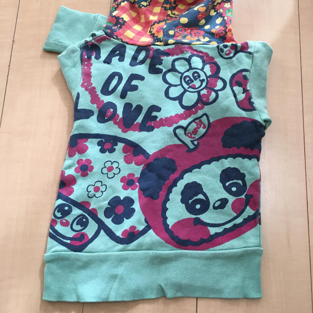 LOVE REVOLUTION(ラブレボリューション)のラブレボ パーカー 100センチ キッズ/ベビー/マタニティのキッズ服女の子用(90cm~)(Tシャツ/カットソー)の商品写真