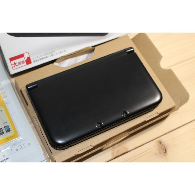 ニンテンドー3DS(ニンテンドー3DS)の3DS LL　(ブラック) エンタメ/ホビーのゲームソフト/ゲーム機本体(携帯用ゲーム機本体)の商品写真