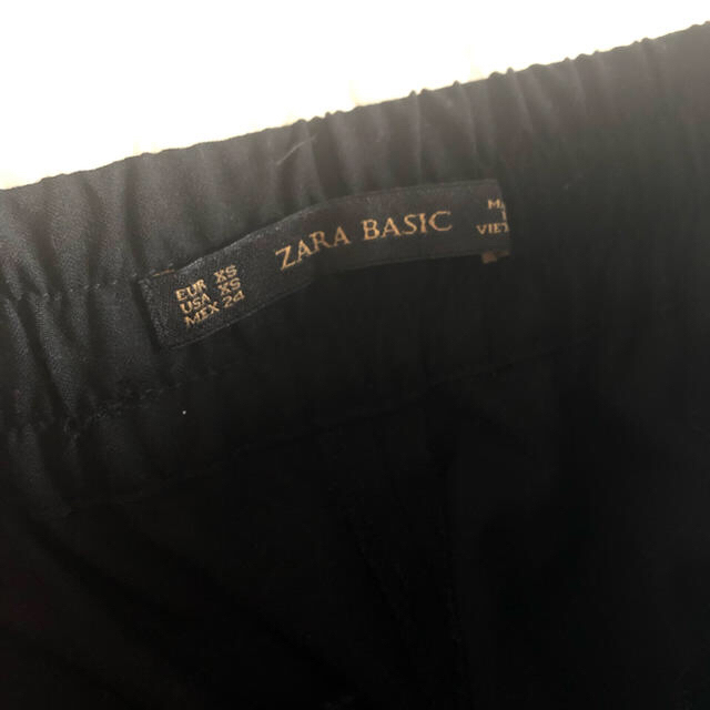 ZARA(ザラ)のZARAのテパードパンツ レディースのパンツ(クロップドパンツ)の商品写真