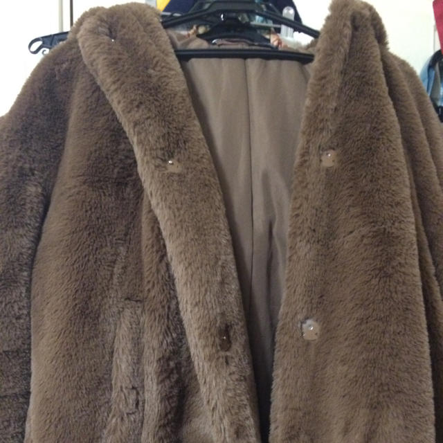 ZARA(ザラ)のエコファージャケット レディースのジャケット/アウター(毛皮/ファーコート)の商品写真