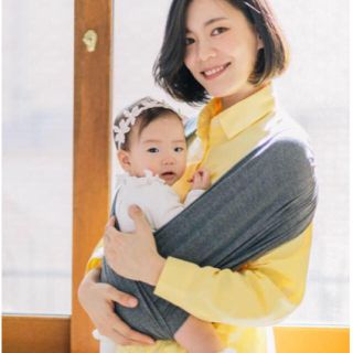 エルゴベビー(Ergobaby)の☆★新品・未使用★☆konny コニー抱っこ紐 M Charcoal チャコール(抱っこひも/おんぶひも)