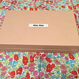 ミュウミュウ(miumiu)の♡miu miu♡リボン&紙袋(財布)