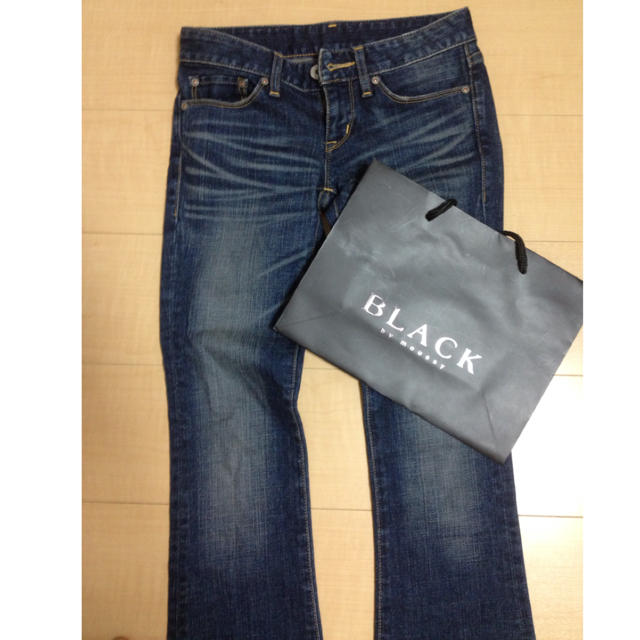 BLACK by moussy(ブラックバイマウジー)のBLACK by moussy パンツ レディースのパンツ(デニム/ジーンズ)の商品写真