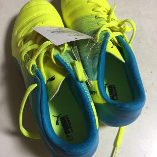 プーマ(PUMA)のプーマ エヴォパワー4.3HG(イエロー×ブルー)サイズ26(シューズ)