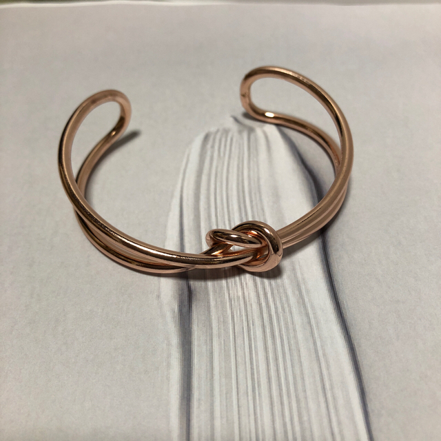 Ameri VINTAGE(アメリヴィンテージ)のknot design bangle レディースのアクセサリー(ブレスレット/バングル)の商品写真