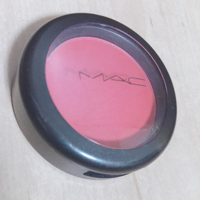 MAC(マック)のMAC パウダーブラッシュ フランクリースカーレット コスメ/美容のベースメイク/化粧品(チーク)の商品写真