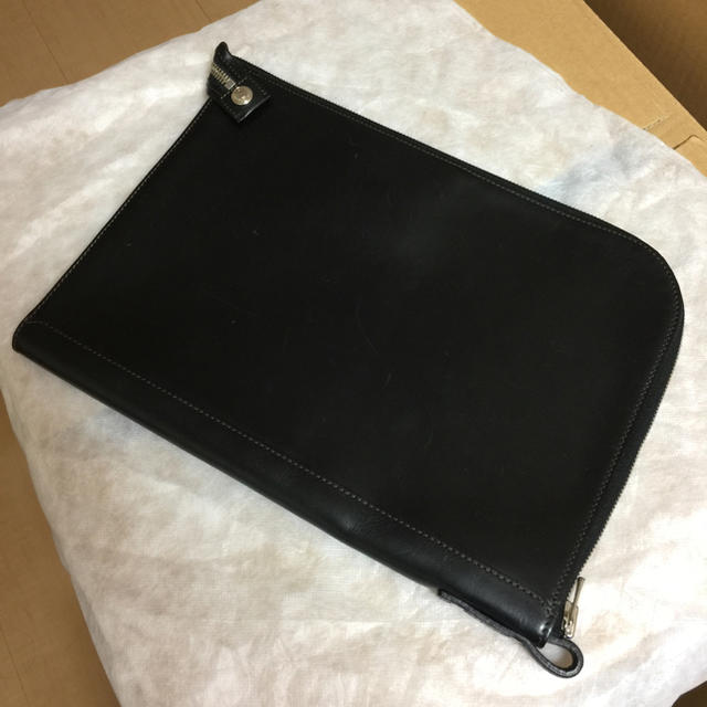 ワイルドスワンズ ドキュメント クラッチバッグ 黒 サドル バッグ ワイルドスワンズ ドキュメント クラッチバッグ 黒 サドル バッグ