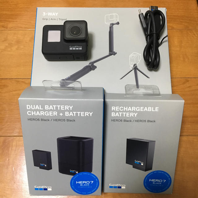 在庫有】 G - 美品 G Hero7 B 純正アクセサリセット 充電器の通販
