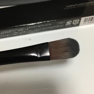 ローラメルシエ(laura mercier)のローラメルシエ カモフラージュパウダーブラシ(フェイスパウダー)