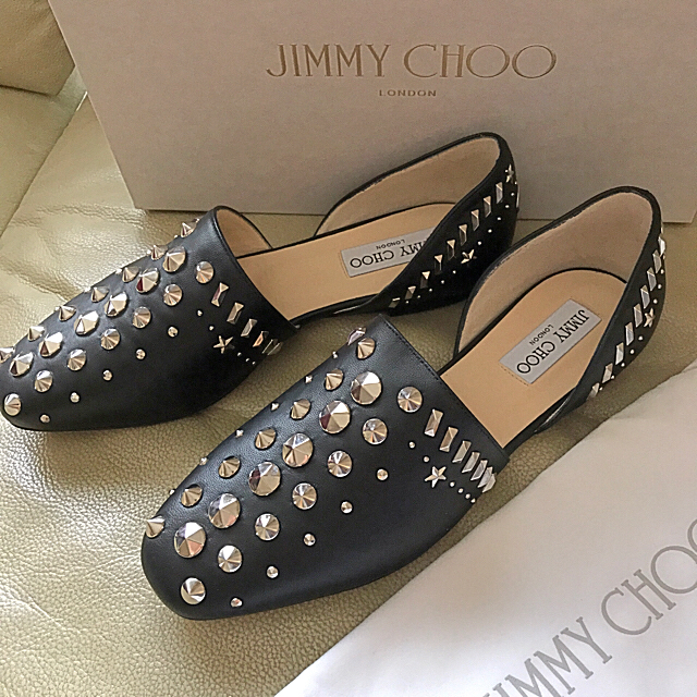 JIMMY CHOO(ジミーチュウ)のJimmy Choo  パンク スタッズナッパフラットシューズ 37 レディースの靴/シューズ(スリッポン/モカシン)の商品写真