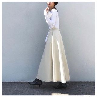 ザラ(ZARA)のベースメントオンライン コーデュロイ  ロングスカート(ロングスカート)