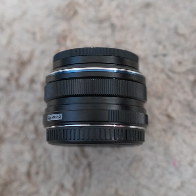 OLYMPUS(オリンパス)のオリンパス m.zuiko 17mm f1.8 ブラック フィルター付 スマホ/家電/カメラのカメラ(レンズ(単焦点))の商品写真