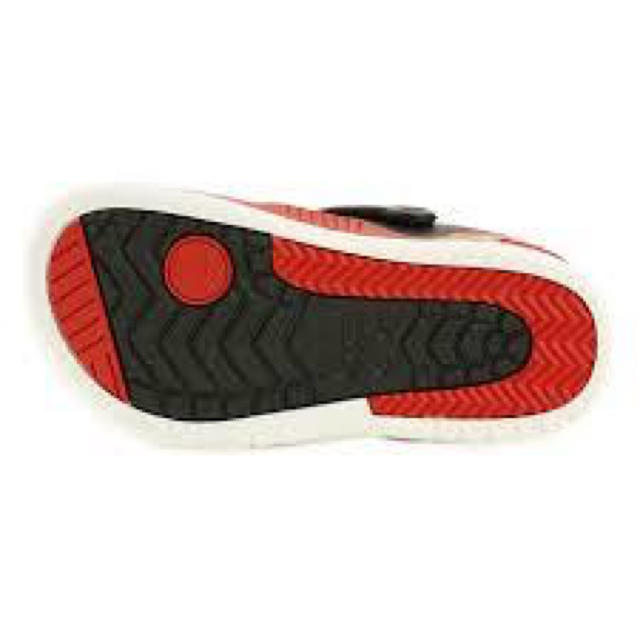 crocs(クロックス)の半額 スタート クロックス 26cm ブラック レッド フロントコート クロッグ メンズの靴/シューズ(サンダル)の商品写真