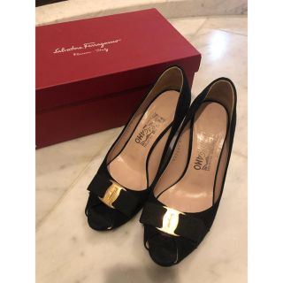 サルヴァトーレフェラガモ(Salvatore Ferragamo)のフェラガモ パンプス ブラック(ハイヒール/パンプス)