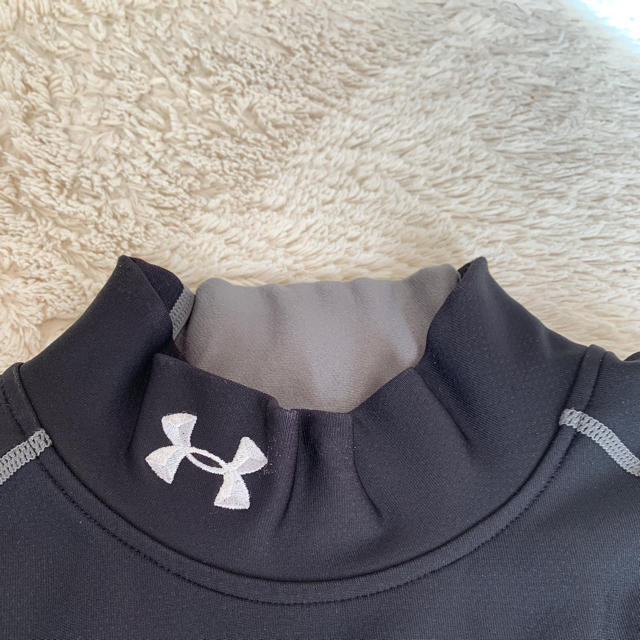 UNDER ARMOUR(アンダーアーマー)のアンダーアーマーインナーメタル レディースの下着/アンダーウェア(アンダーシャツ/防寒インナー)の商品写真