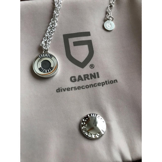 EXAMPLE x GARNI ROUND LOGO PENDANT