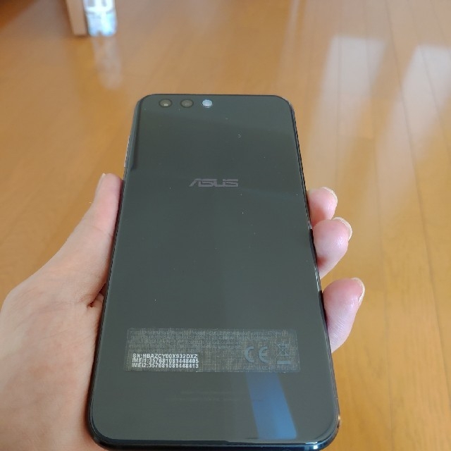 ASUS(エイスース)のZenFone 4 (ZE554KL)　中古美品？　期日あり スマホ/家電/カメラのスマートフォン/携帯電話(スマートフォン本体)の商品写真