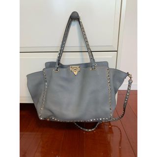 ヴァレンティノ(VALENTINO)の【専用です】 ヴァレンティノ ロックスタッズトートバック(トートバッグ)