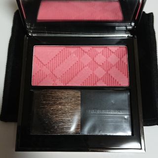 バーバリー(BURBERRY)の未使用に近い  バーバリー★チーク【No.05 BLOSSOM BLUSH(チーク)