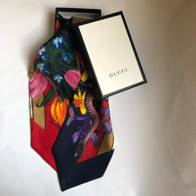 Gucci - GUCCI スカーフ(シルクネックボウ)の通販 by ユイアイ's shop｜グッチならラクマ