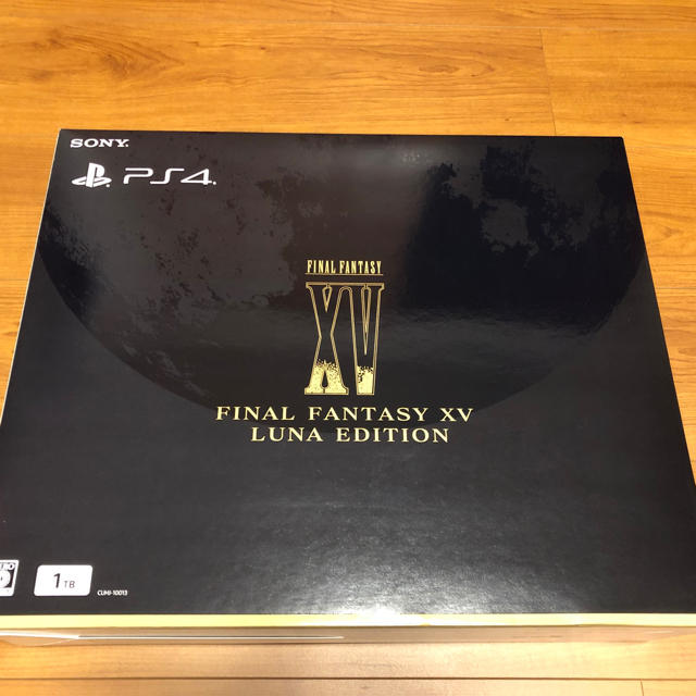 ????PS4 FINAL FANTASY XV LUNA EDITION（1TB）ゲームソフト/ゲーム機本体