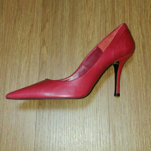 ZARA(ザラ)のザラ　ヒール　パンプス　赤 レディースの靴/シューズ(ハイヒール/パンプス)の商品写真