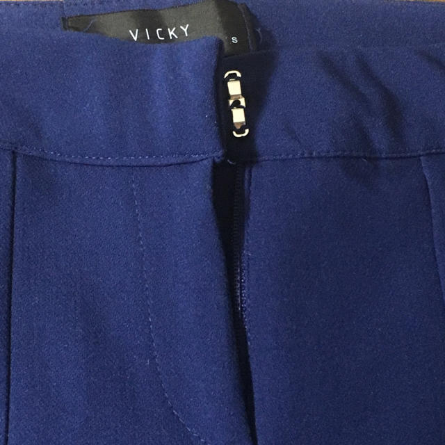 VICKY(ビッキー)のビッキー ストレッチパンツ Ｓ ネイビー レディースのパンツ(カジュアルパンツ)の商品写真
