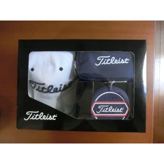 タイトリスト(Titleist)の【新品・未使用】タイトリスト キャップ入りギフトボックス ホワイト×ネイビー(その他)