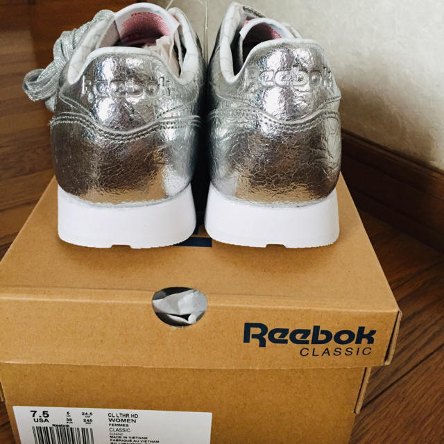 Reebok(リーボック)のリーボッククラシック 新品スニーカー レディースの靴/シューズ(スニーカー)の商品写真