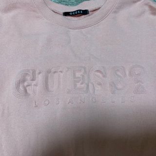 ゲス(GUESS)のGUESS トレーナー 薄ピンク(トレーナー/スウェット)