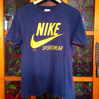 ナイキ(NIKE)の古着 ナイキ Tシャツ 紺(Tシャツ(半袖/袖なし))