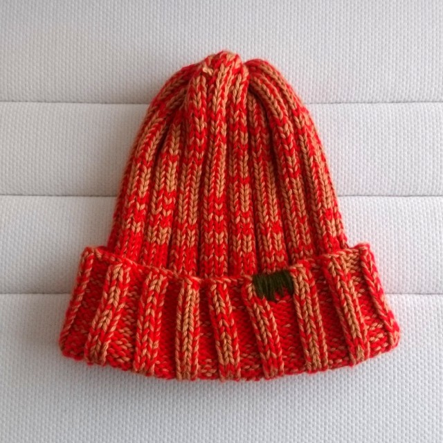 ニット帽★赤 レディースの帽子(ニット帽/ビーニー)の商品写真